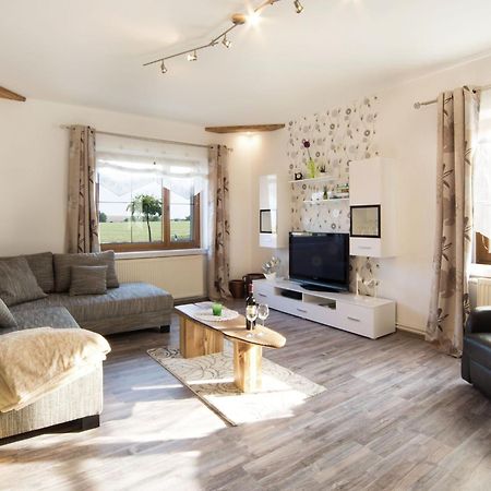 Spacious Apartment With Terrace Zur Forelle บัลเลนชเตดท์ ภายนอก รูปภาพ