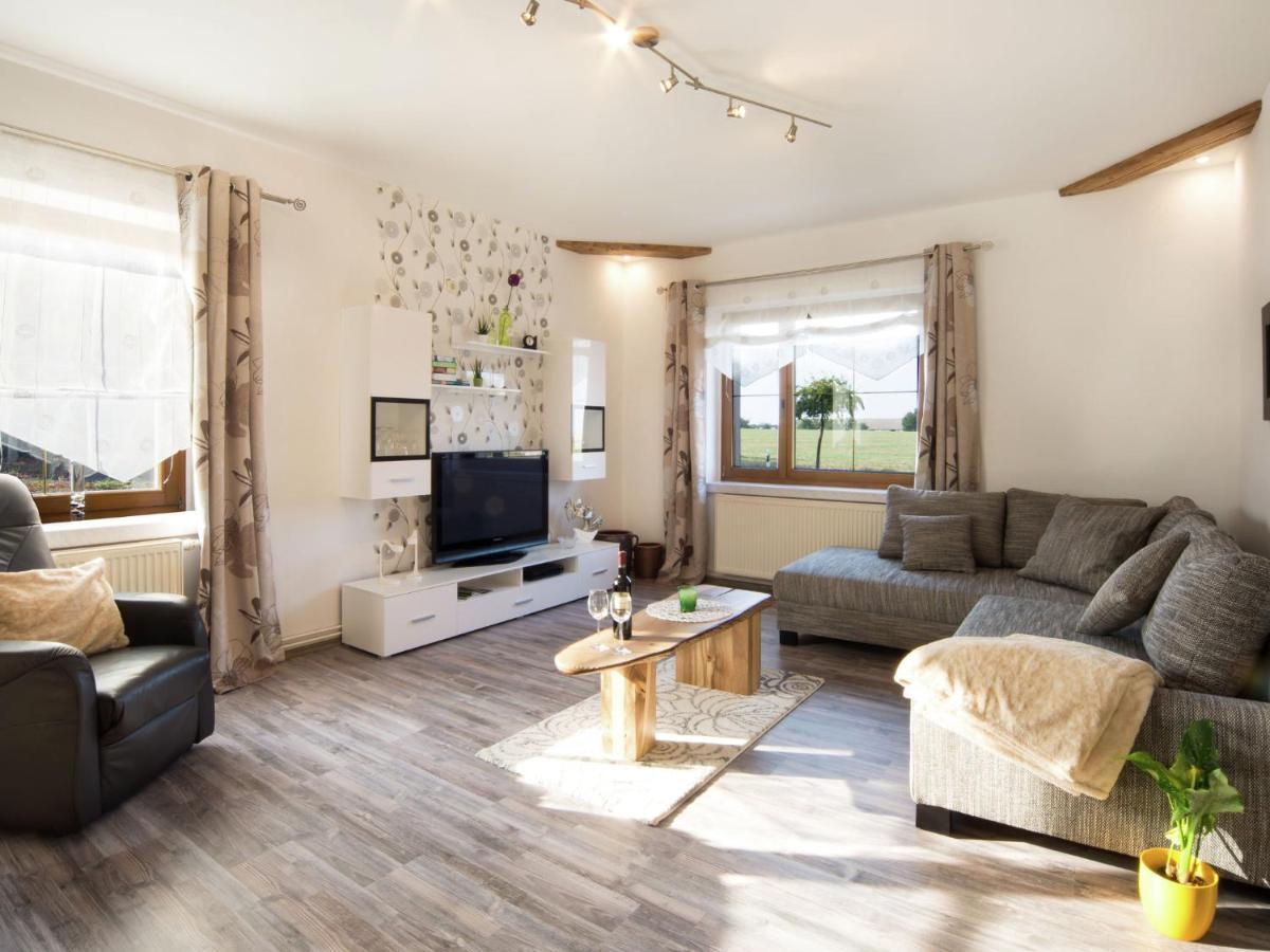 Spacious Apartment With Terrace Zur Forelle บัลเลนชเตดท์ ภายนอก รูปภาพ